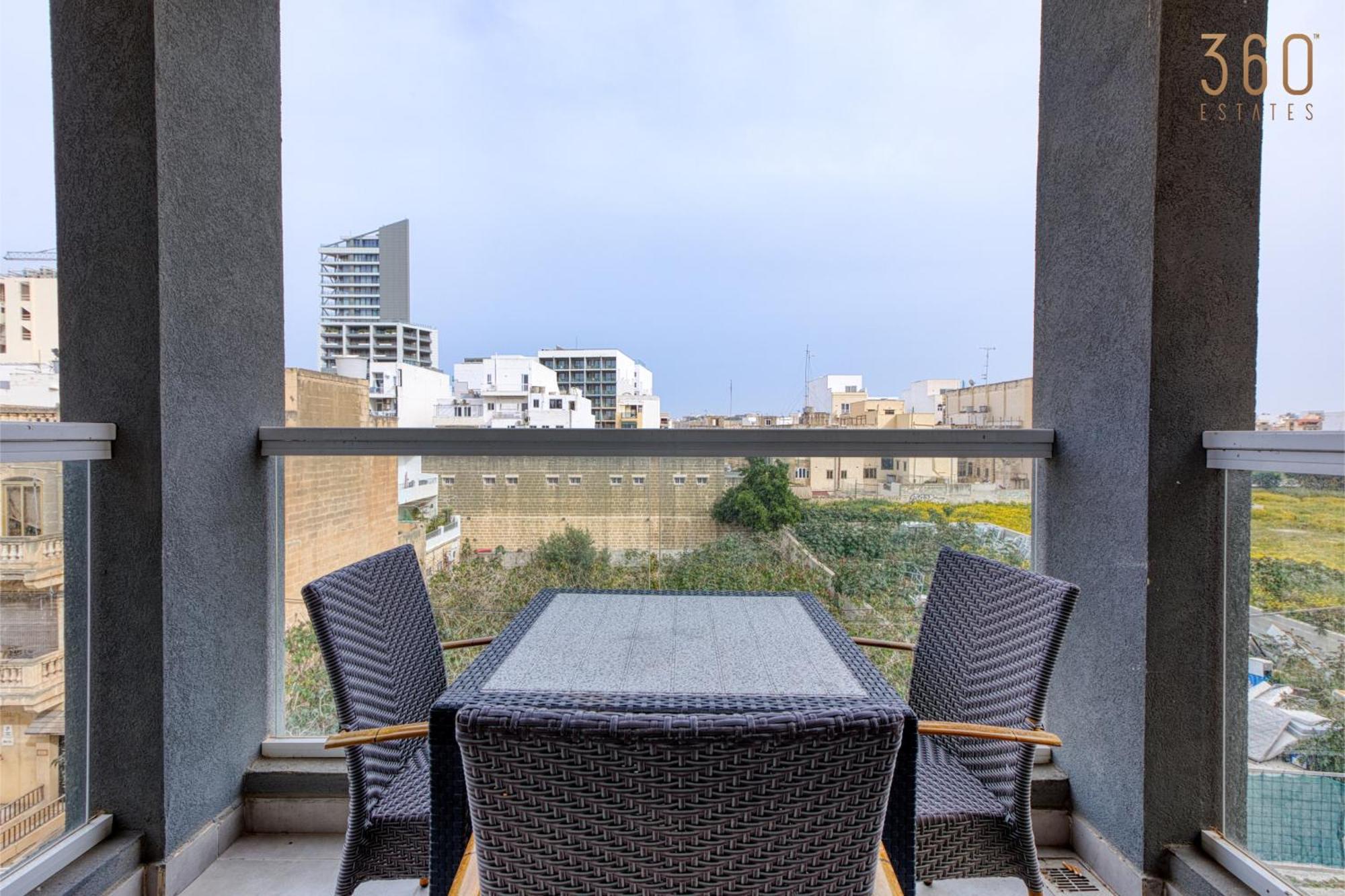 A Lovely 3 Bedroom, 3 Baths Home In The Centre Of Gzira By 360 Estates Extérieur photo